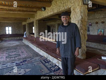 Padre Joseph nel monastero maronita di Mar Youssouf, Governatorato del Nord Libano, Hardine, Libano Foto Stock