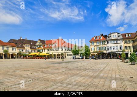 Ludwigsburg, Germania - Luglio 2022: Piazza della città chiamata 'Marktplatz' nel centro della città Foto Stock