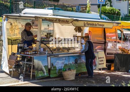 Settimanale si svolge il mercato dei produttori a Plan-de-Baix (Die, Francia) Foto Stock