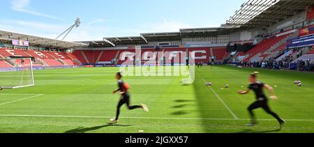 Rotherham, Inghilterra, 13/07/2022, l'illustrazione mostra una sessione di allenamento della squadra nazionale belga di calcio femminile The Red Flames, mercoledì 13 luglio 2022 a Rotherham, Inghilterra, in vista della seconda partita di gruppo nel gruppo D del torneo femminile Euro 2022. Il Campionato europeo di calcio femminile UEFA 2022 si svolgerà dal 6 al 31 luglio. BELGA FOTO DAVID CATRY Foto Stock