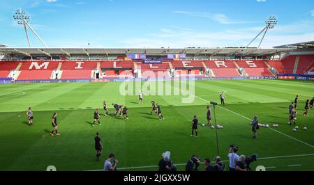 Rotherham, Inghilterra, 13/07/2022, l'illustrazione mostra una sessione di allenamento della squadra nazionale belga di calcio femminile The Red Flames, mercoledì 13 luglio 2022 a Rotherham, Inghilterra, in vista della seconda partita di gruppo nel gruppo D del torneo femminile Euro 2022. Il Campionato europeo di calcio femminile UEFA 2022 si svolgerà dal 6 al 31 luglio. BELGA FOTO DAVID CATRY Foto Stock