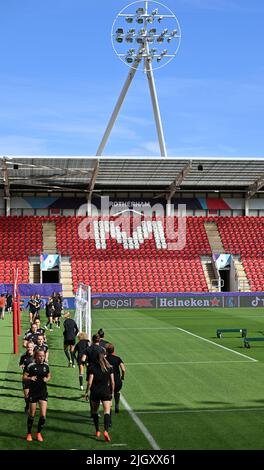 Rotherham, Inghilterra, 13/07/2022, l'illustrazione mostra una sessione di allenamento della squadra nazionale belga di calcio femminile The Red Flames, mercoledì 13 luglio 2022 a Rotherham, Inghilterra, in vista della seconda partita di gruppo nel gruppo D del torneo femminile Euro 2022. Il Campionato europeo di calcio femminile UEFA 2022 si svolgerà dal 6 al 31 luglio. BELGA FOTO DAVID CATRY Foto Stock