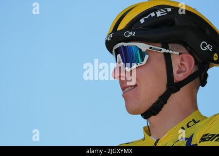 Albertville, Francia. 13th luglio 2022. Tour ciclistico UCI Tour de France, tappa 11 da Albertville a Granon Pass; Tadej Pogacar (SLO) UAE Team Emirates; credito: Action Plus Sports/Alamy Live News Foto Stock