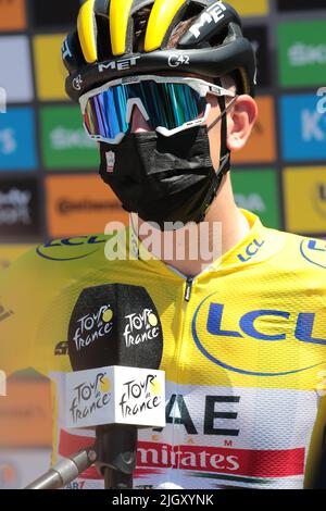 Albertville, Francia. 13th luglio 2022. Tour ciclistico UCI Tour de France, tappa 11 da Albertville a Granon Pass; Tadej Pogacar (SLO) UAE Team Emirates; credito: Action Plus Sports/Alamy Live News Foto Stock