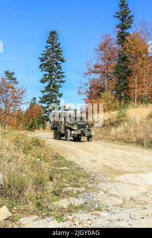 Il M5 half-track (ufficialmente il vettore, personale, half-track, M5) portatore americano di personale blindato in uso durante la seconda guerra mondiale Ricognizione a Foto Stock