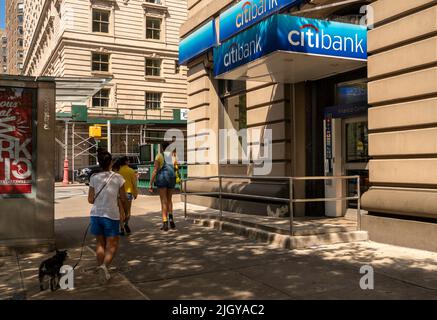 Un ramo di Citibank nel quartiere Upper West Side di New York domenica 10 luglio 2022. (© Richard B. Levine) Foto Stock