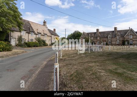 Uno dei famosi villaggi del Northamptonshire - Wadenhoe Foto Stock