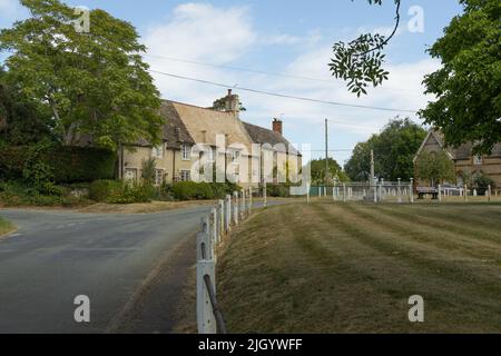 Uno dei famosi villaggi del Northamptonshire - Wadenhoe Foto Stock