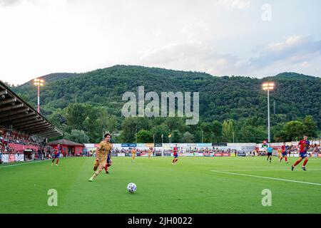 Olot, Spagna. 13th luglio 2022. Collado (FC Barcelona) in azione durante la partita di calcio amichevole tra l'UD Olot e il FC Barcelona, presso il Nou Estadi Municipal di Olot, Spagna, il 13 luglio 2022. Foto: SIU Wu. Credit: dpa/Alamy Live News Foto Stock