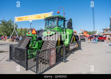 13 luglio 2022 - Calgary, Alberta Canada - trattore agricolo in mostra al Calgary Stampede Foto Stock