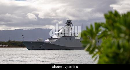 220712-N-KH173-2003 PEARL HARBOR (12 luglio 2022) Mexican Navy Frigate ARM Benito Juarez (F 101) parte Pearl Harbor per iniziare la fase in mare del Rim of the Pacific (RIMPAC) 2022 luglio 12. Ventisei nazioni, 38 navi, quattro sottomarini, più di 170 aerei e 25.000 persone partecipano a RIMPAC dal 29 giugno al 4 agosto nelle isole Hawaiane e nella California meridionale. Il più grande esercizio marittimo internazionale del mondo, RIMPAC offre un’opportunità di formazione unica, promuovendo e sostenendo al contempo le relazioni di cooperazione tra i partecipanti fondamentali per garantire la sicurezza di Foto Stock