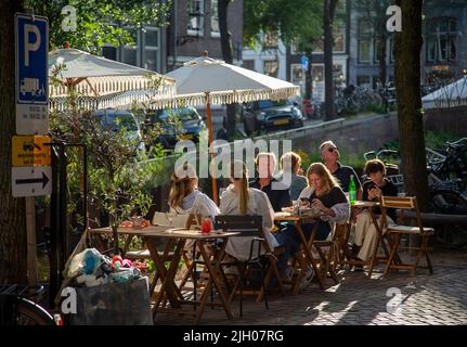 Una caffetteria all'aperto ad Amsterdam Foto Stock