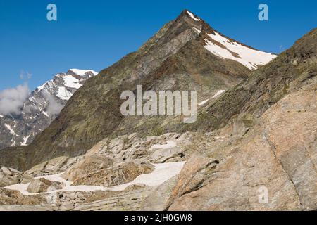 Vista panoramica dal Passo del Monte Moro durante la giornata estiva di luglio Foto Stock