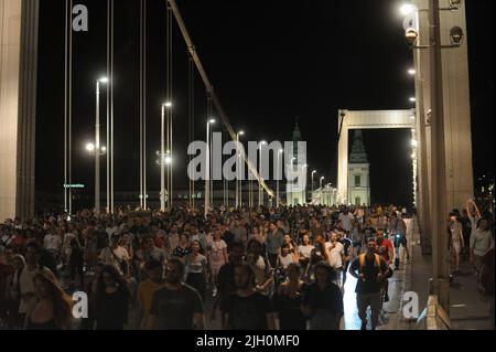 Budapest, Ungheria, 13th lug 2022, manifestanti a Budapest, Balint Szentgallay / Alamy Live News Foto Stock