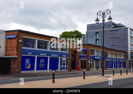 Chester, Regno Unito: 3 luglio 2022: Il garage Kwik Fit su Nicholas Street, Chester Foto Stock
