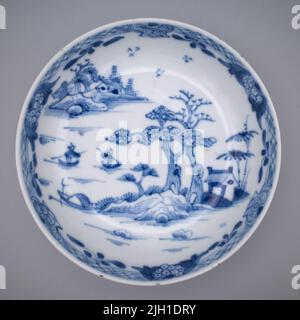 Antico cinese 18th secolo Esporta porcellana Saucer con una scena paesaggistica Foto Stock