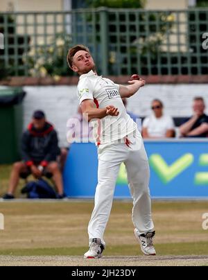 Southport, Regno Unito. 14th luglio 2022. Trafalgar Road Ground, Southport, Inghilterra: 14th luglio 2022, LV=County Cricket, Lancashire versus Somerset: Jack Morley of Lancashire Credit: Action Plus Sports Images/Alamy Live News Credit: Action Plus Sports Images/Alamy Live News Foto Stock