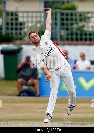 Southport, Regno Unito. 14th luglio 2022. Trafalgar Road Ground, Southport, Inghilterra: 14th luglio 2022, LV=County Cricket, Lancashire versus Somerset: Jack Morley of Lancashire Credit: Action Plus Sports Images/Alamy Live News Credit: Action Plus Sports Images/Alamy Live News Foto Stock