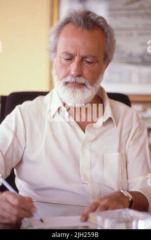 Città del Vaticano, Vatikanstadt. 14th luglio 2022. Eugenio Scalfari, fondatore della Repubblica, morì. Fotografato nella sede del giornale la Rebubblica, nel 1986. Roma (Italia) 14 luglio 2022 credito: dpa/Alamy Live News Foto Stock