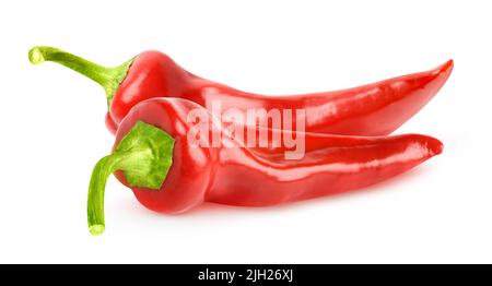 Peperoni isolati. Due peperoni rossi freschi isolati su sfondo bianco Foto Stock