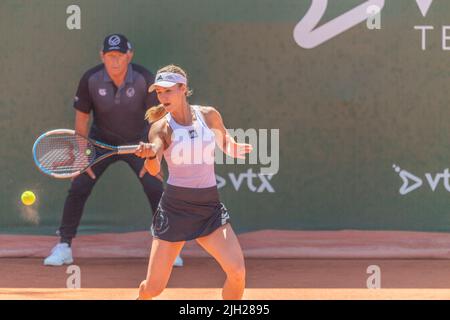 Losanna Svizzera, 07/14/2022: Anna Kalinskaya della Russia è in azione durante il torneo di tennis di Losanna 2022 WTA 250. 2nd della finale 8th del torneo di tennis di Losanna 2022 WTA 250 si è svolto sul Centre Court Stadium di Losanna. (Foto di: Eric Dubost/Sipa USA) Foto Stock