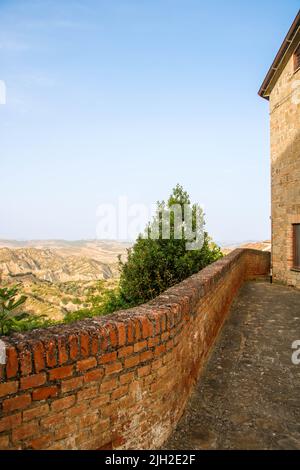 Paesaggio di Calanchi lucani ad Aliano, provincia di Matera, regione Basilicata in Italia Foto Stock