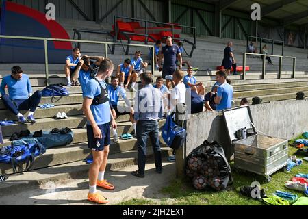 Bruxelles, Belgio. 14th luglio 2022. I giocatori di Dynamo Kyiv sono raffigurati durante una sessione di allenamento del club calcistico ucraino FC Dynamo Kyiv, giovedì 14 luglio 2022 al Petit Heyzel/ Kleine Heizel, a Bruxelles. La città di Bruxelles mette a disposizione della squadra di calcio lo stadio Kleine Heysel, in modo che possa allenarsi prima di giocare la loro amichevole partita contro Anversa venerdì 15 luglio. Si trovano a Bruxelles come parte del loro tour internazionale "Stop the War - Pregate for Peace". Credit: Belga News Agency/Alamy Live News Foto Stock