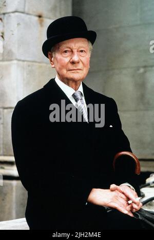 JOHN GIELGUD, Arthur, 1981 Foto Stock
