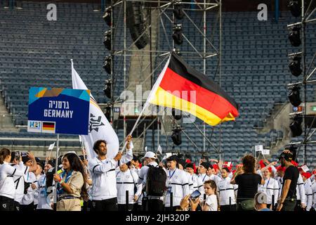 Gerusalemme, Israele. 14th luglio 2022. La delegazione tedesca si è recata durante la cerimonia di apertura delle partite di Maccabiah del 21st a Gerusalemme. Credit: Ilia Yefimovich/dpa/Alamy Live News Foto Stock