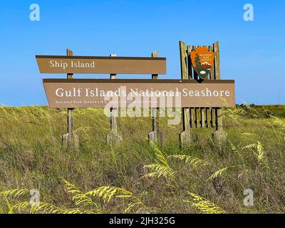 Ship Island, MS - 17 giugno 2022: Ship Island fa parte del Gulf Islands National Seashore, parte del National Park Service Foto Stock