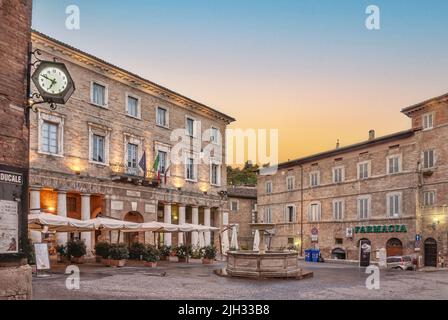 Piazza della Repubblica di Urbino, Marche, Italia Foto Stock