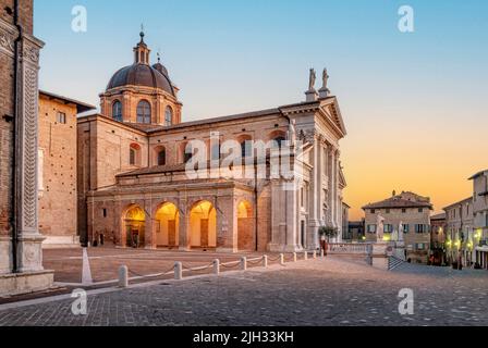 Duomo di Urbino all'alba, Marche, Italia Foto Stock