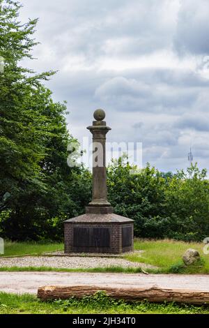 Amerongen, Paesi Bassi - 10 luglio 2022: Colonna di Lady Athlone nella foresta Amerongse Berg in Amerongen nei Paesi Bassi Foto Stock