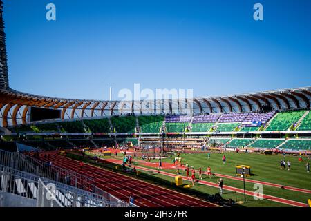 Oregon, Stati Uniti. 14th luglio 2022. L'immagine mostra lo stadio Hayward Field una sessione di allenamento in vista dei Campionati mondiali di atletica IAAF 19th di Eugene, Oregon, USA, giovedì 14 luglio 2022. I Mondi si svolgono dal 15 al 24 luglio, dopo essere stati rinviati nel 2021 a causa della pandemia del virus corona in corso. FOTO DI BELGA JASPER JACOBS Credit: Belga News Agency/Alamy Live News Foto Stock