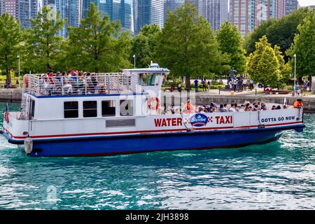 Chicago Water Taxi sul lago Michigan in Illinois, Stati Uniti Foto Stock