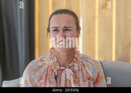 Losanna, Svizzera. 14th luglio 2022. 14 luglio 2022, Losanna, Cantone di Vaud, Svizzera: Intervista a Martina Hingis, il famoso tennista svizzero è in rappresentanza del marchio Yonex (società giapponese con sede a Tokyo, specializzata in articoli sportivi, in particolare badminton, tennis e golf) durante il torneo di tennis di Losanna 2022 WTA 250. (Credit Image: © Eric Dubost/Pacific Press via ZUMA Press Wire) Credit: ZUMA Press, Inc./Alamy Live News Foto Stock