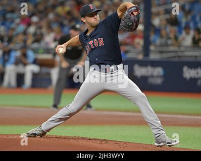 San Pietroburgo, Stati Uniti. 14th luglio 2022. Il Boston Red Sox Starter Kutter Crawford si spezza contro i raggi della Baia di Tampa durante il primo inning al Tropicana Field a St. Petersburg, Florida, Giovedì 14 luglio 2022. Foto di Steve Nesius/UPI Credit: UPI/Alamy Live News Foto Stock