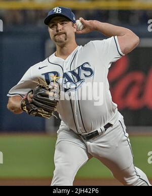 San Pietroburgo, Stati Uniti. 14th luglio 2022. Tampa Bay Rays reliever Jalen Beeks pitch contro il Boston Red Sox durante il nono inning al Tropicana Field a St. Petersburg, Florida il giovedì 14 luglio 2022. Foto di Steve Nesius/UPI Credit: UPI/Alamy Live News Foto Stock