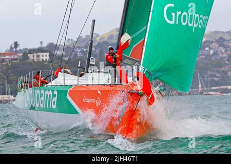 Groupama Sailing Team gareggia nella gara portuale nell'ambito della Volvo Ocean Race, Auckland, Nuova Zelanda, sabato 17 marzo, 2012. Foto Stock