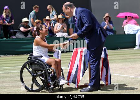 Yui Kamiji del Giappone (nella foto) ha perso a Diede de Groot dei Paesi Bassi nei Singles della sedia a rotelle delle Signore a Wimbledon 2022. Foto Stock