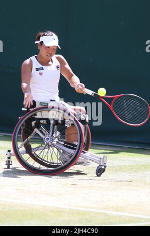 Yui Kamiji del Giappone (nella foto) in Singles della sedia a rotelle delle Signore a Wimbledon 2022. In finale ha perso a Diede de Groot dei Paesi Bassi 4-6, 2-6. Foto Stock