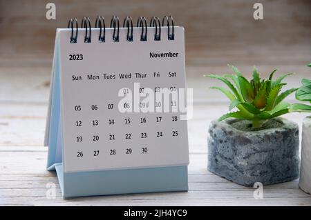 Novembre 2023 Lunedi bianco e nero inizia Planner mensile paesaggistico,  Calendario paesaggio 2023, Organizer novembre 2023, Pianificatore mensile  modificabile 2023 Foto stock - Alamy