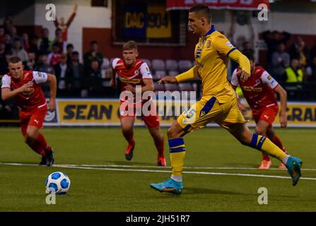 Nikola Krstović in azione - Cliftonville Vs DAC 1904 - UEFA Europa Conference League Foto Stock