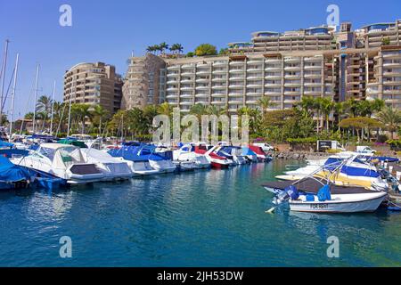 Barche a Marina, complesso alberghiero a Anfi del Mar, Arguineguin, Grand Canary, Isole Canarie, Spagna, Europa Foto Stock