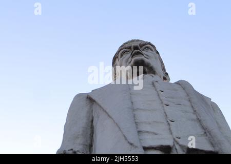 Taubate, San Paolo, Brasile - 14 luglio 2022. Scultore: Humberto de Olieira - Monunennt gigante per lo scrittore Monteiro Lobato, all'ingresso della città di Foto Stock