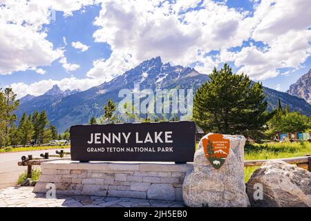 Wyoming, LUG 8 2022 - Jenny Lake segno del Grand Teton National Park Foto Stock
