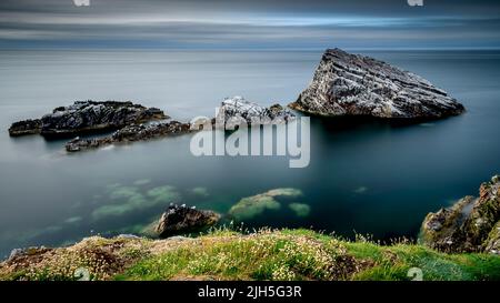 Seascape sulla costa di Moray della Scozia Foto Stock