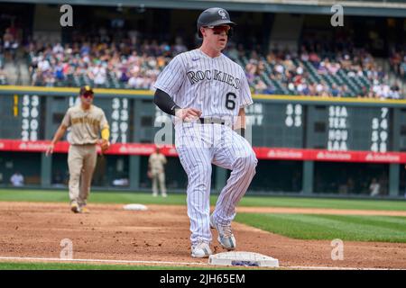 Denver CO, Stati Uniti. 14th luglio 2022. Il catcher del Colorado Brian Serven (6) corre a terzi durante la partita con San Diego Padres e Colorado Rockies tenuto al Coors Field di Denver Co. David Seelig/Cal Sport Medi. Credit: csm/Alamy Live News Foto Stock