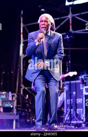 Billy Ocean si esibisce al festival musicale Soultasia di Promenade Park, Maldon, Essex, Regno Unito. Canto dal vivo Foto Stock