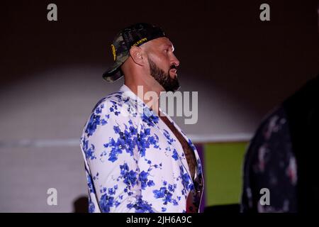 Fury Fest: Tour ufficiale dopo la festa, Tyson Fury, Tylorstown Sports Center, Rhondda, Galles, UK, 15/7/22: Tyson Fury viaggia nella Rhondda Valley come parte del suo tour nel Regno Unito ©Andrew Dowling Credit: Andrew Dowling/Alamy Live News Foto Stock